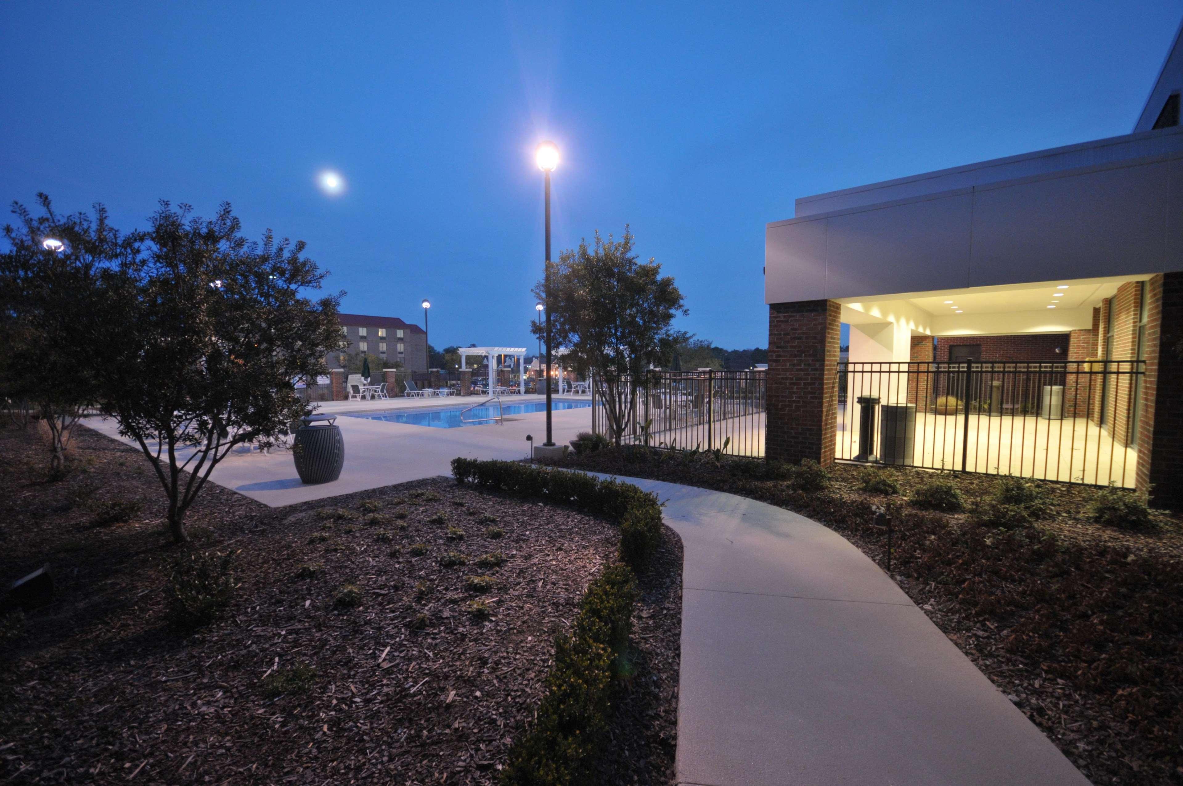 Doubletree By Hilton Rocky Mount Hotell Exteriör bild