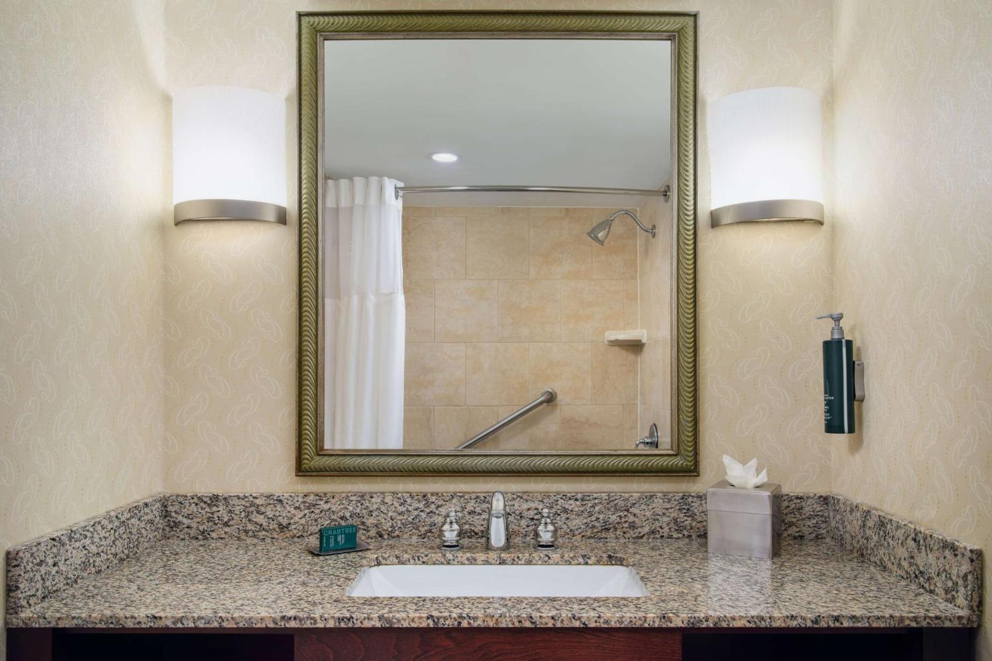 Doubletree By Hilton Rocky Mount Hotell Exteriör bild